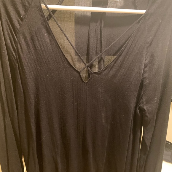 Black top - Picture 4 of 5